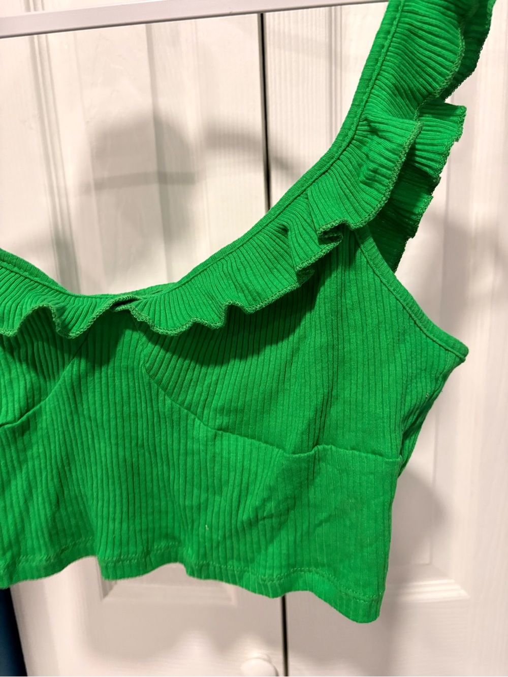 Green Ruffled Ribbed Crop Top - Picture 3 of 3